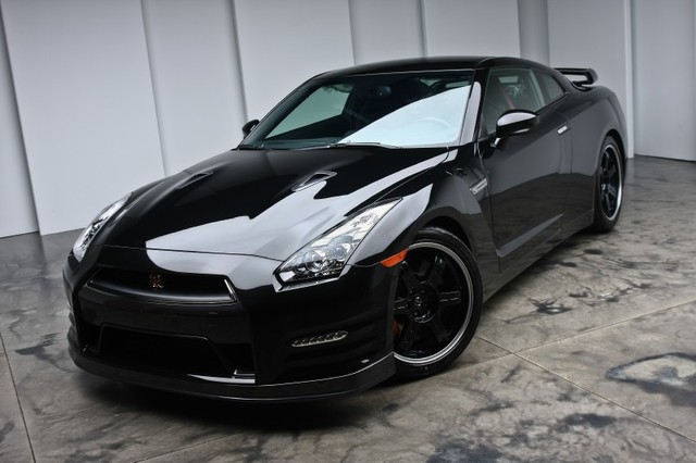 Nissan Skyline Black Edition