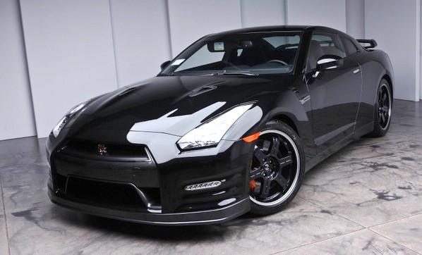 Nissan Skyline Black Edition