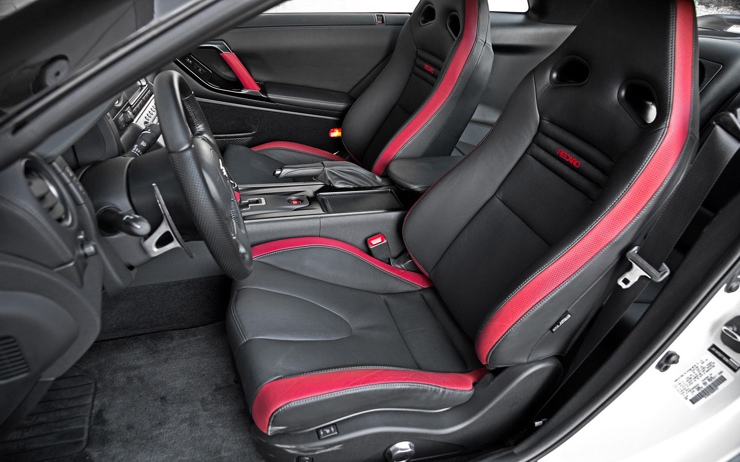 Nissan Skyline Black Edition