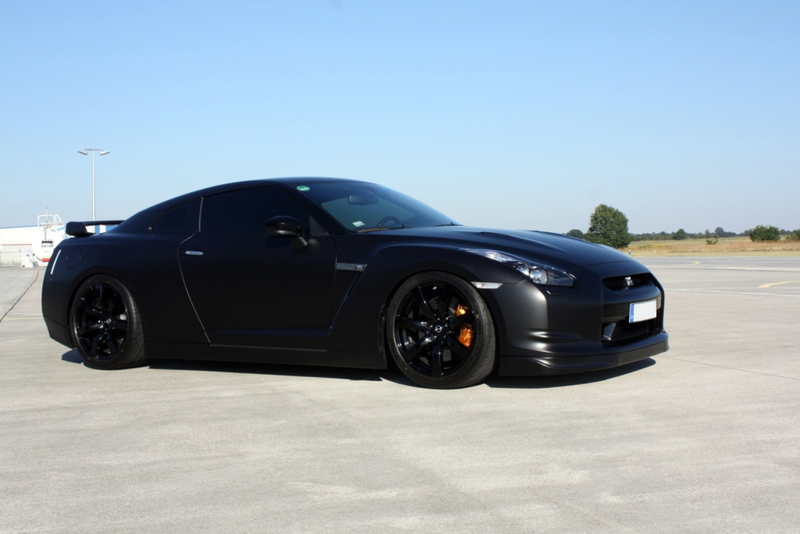 Nissan Skyline Black Edition