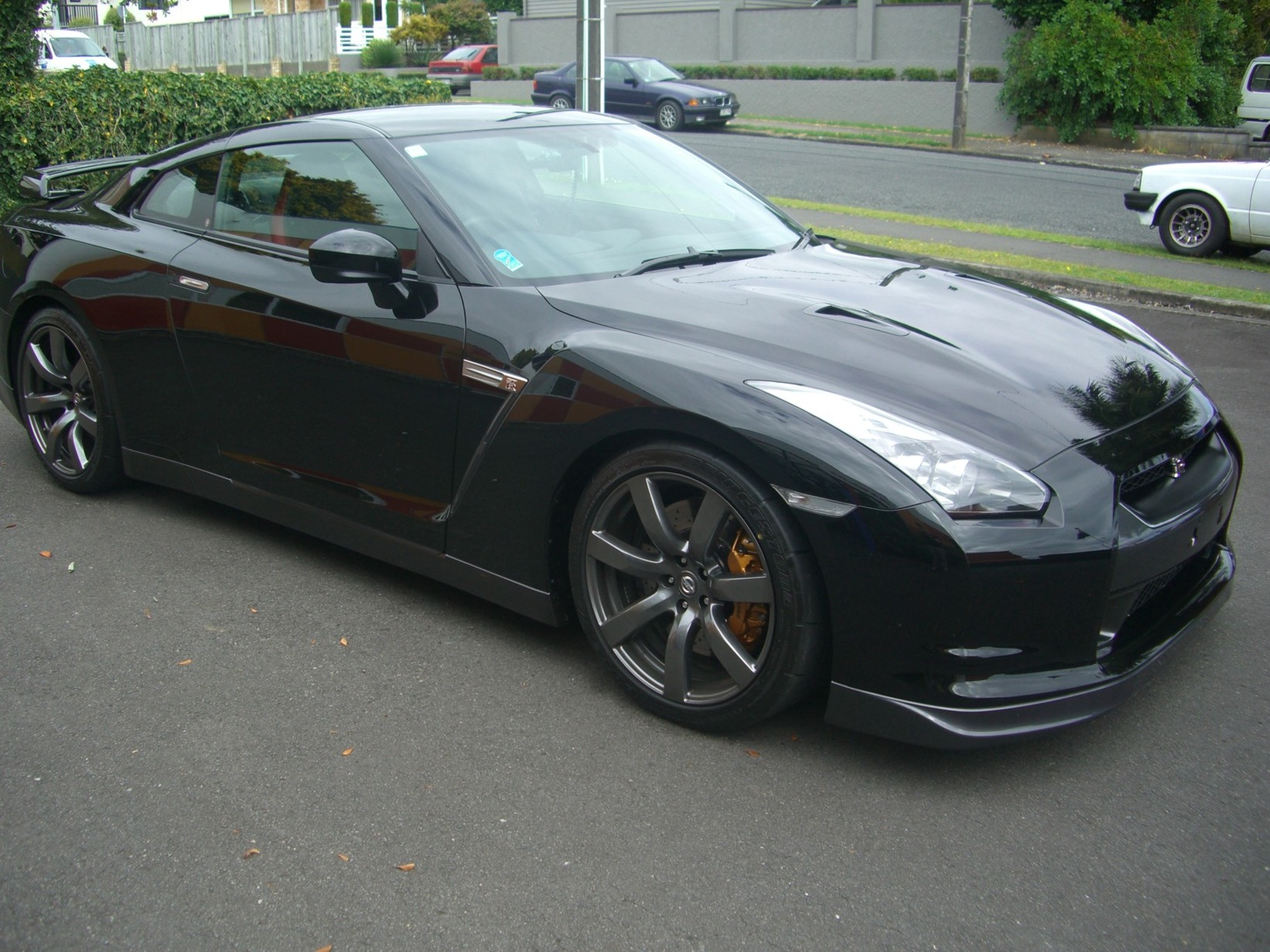 Nissan Skyline Black