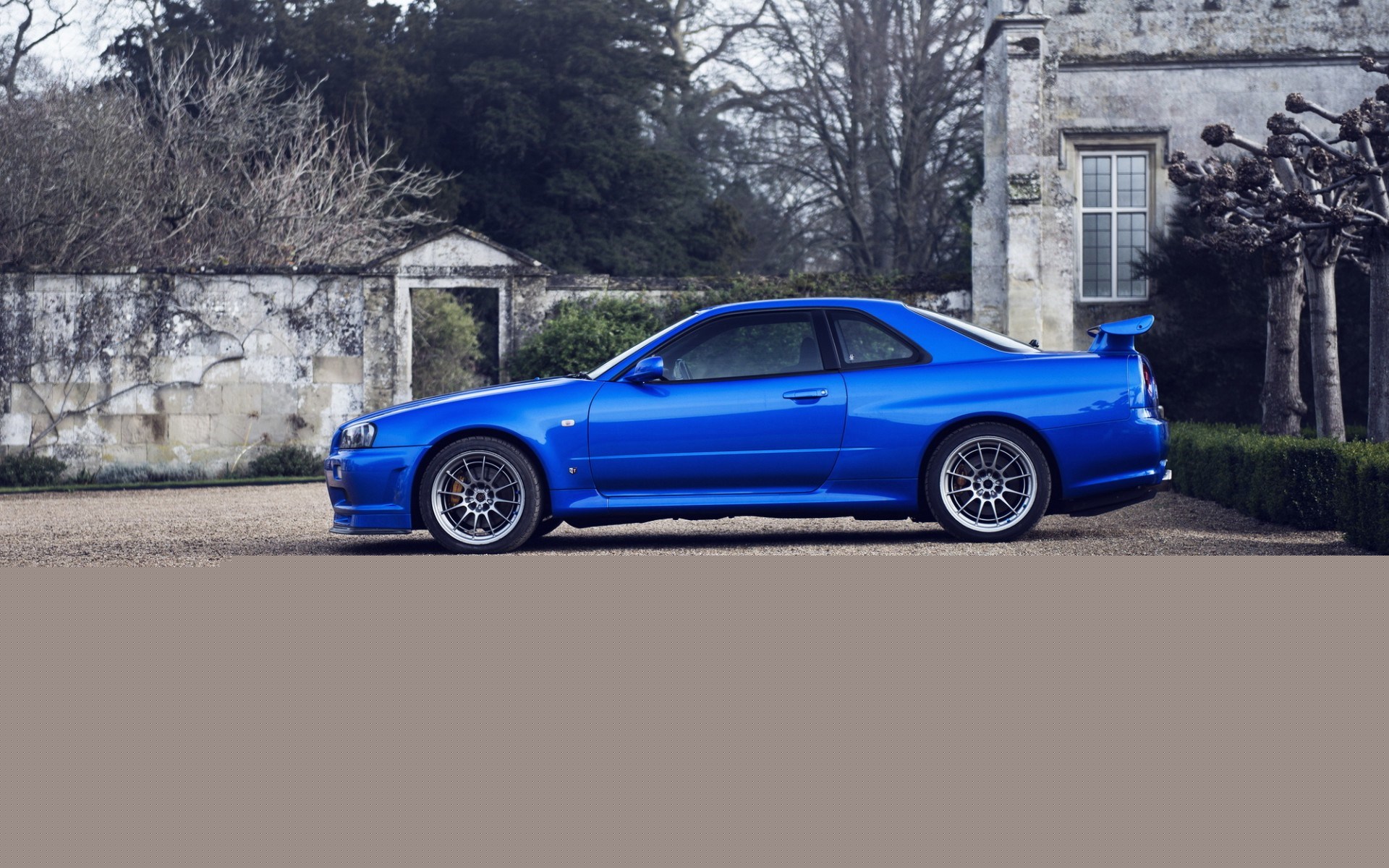 Nissan Skyline Blue