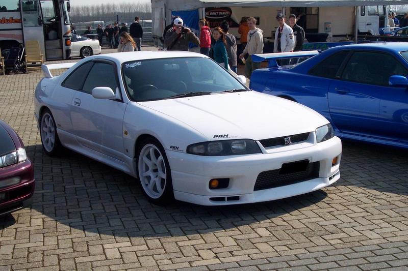 Nissan Skyline Er33