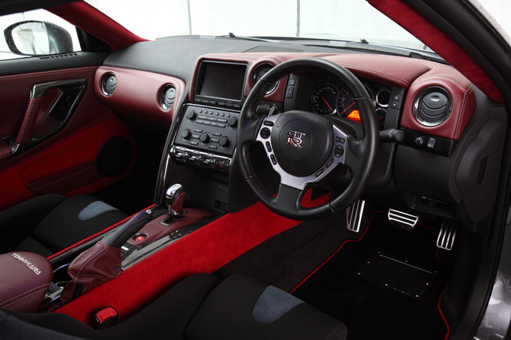 Nissan Skyline Gtr R35 Modified
