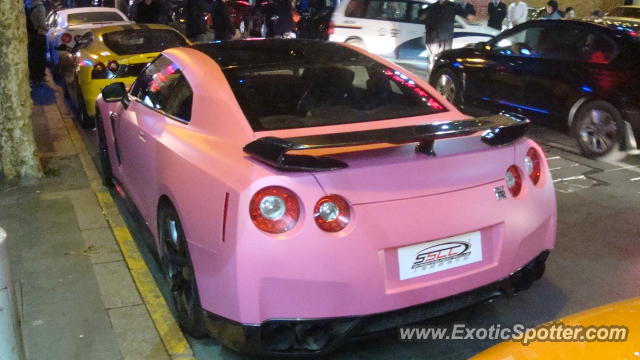 Nissan Skyline Pink