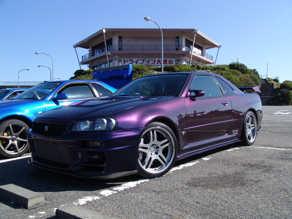 Nissan Skyline Purple