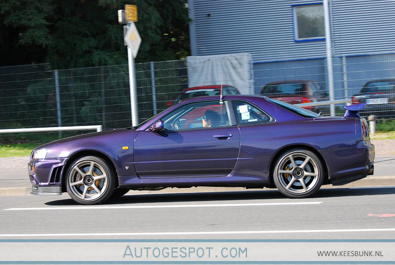 Nissan Skyline Purple