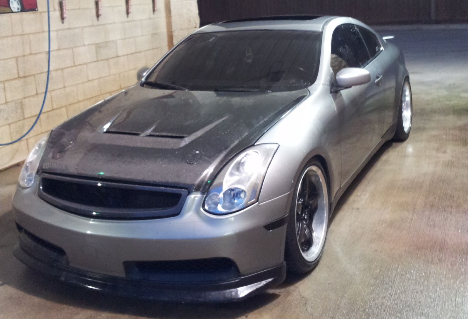 Nissan Skyline V35 350gt
