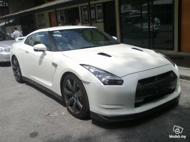 Nissan Skyline V8
