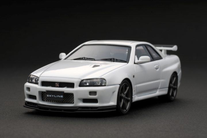 Nissan Skyline White