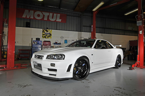 Nissan Skyline White