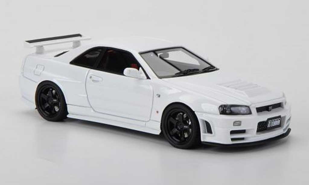 Nissan Skyline White