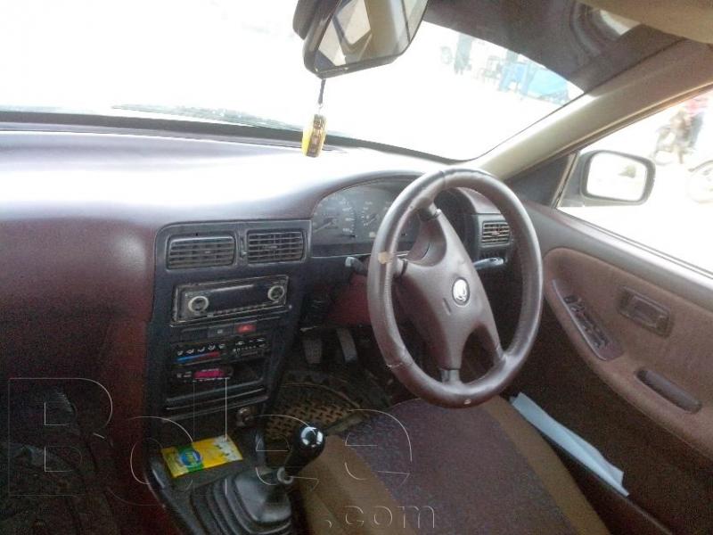 Nissan Sunny 1990