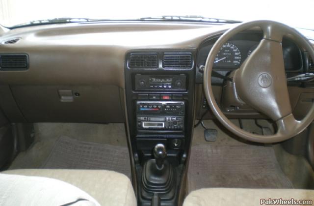 Nissan Sunny 1992