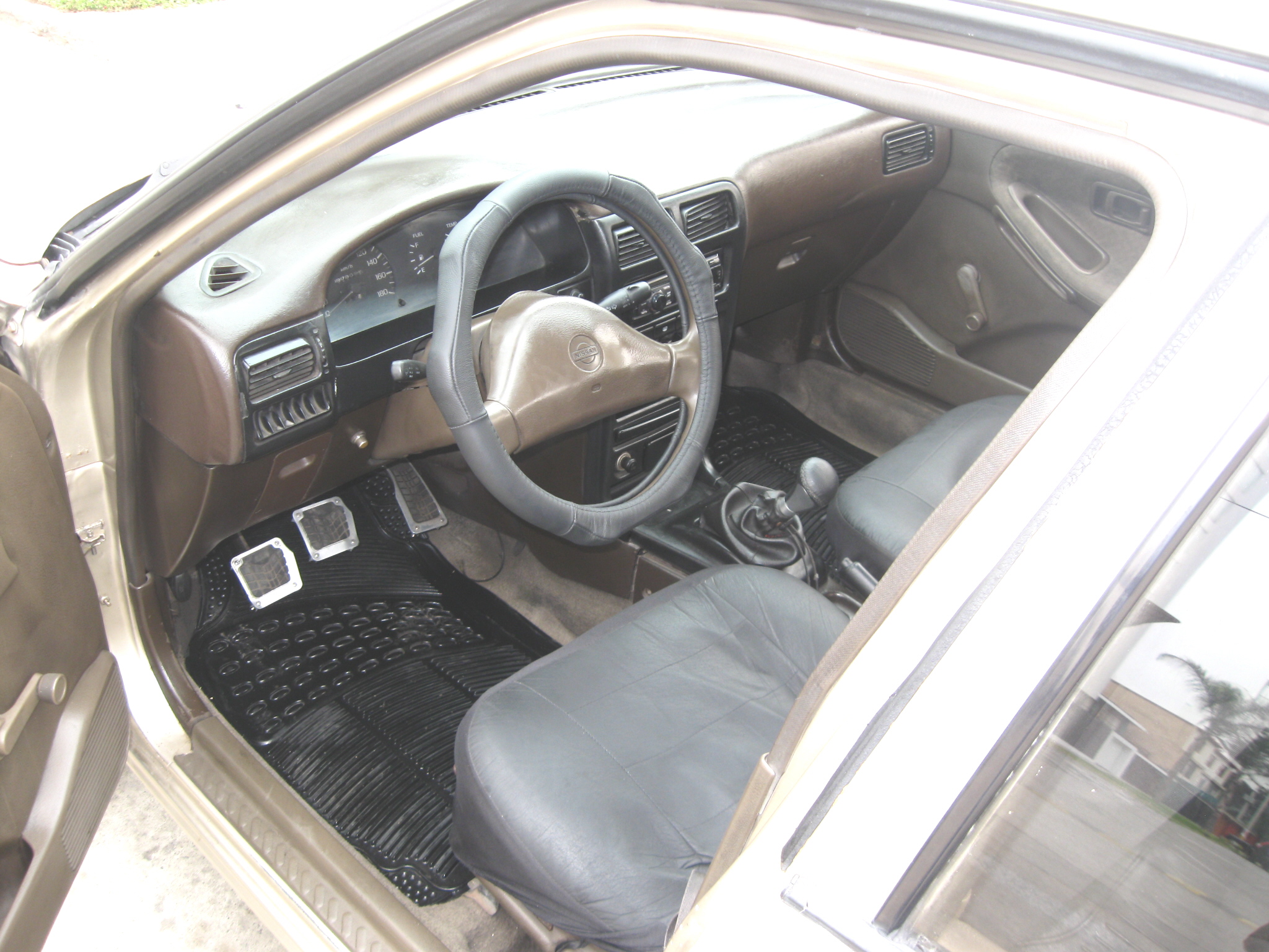 Nissan Sunny 1993