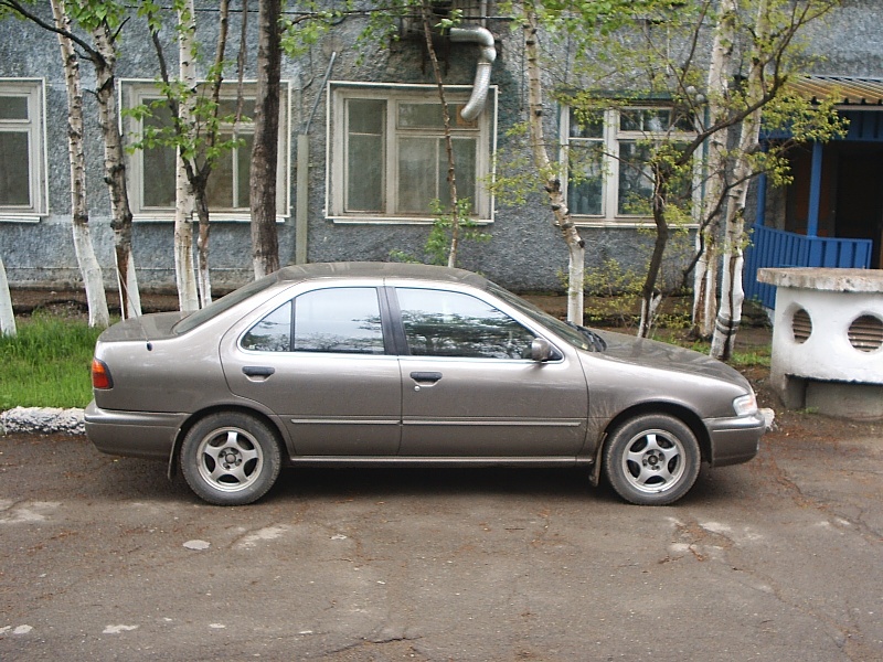 Nissan Sunny 1996