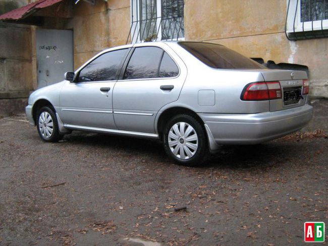 Nissan Sunny 1999
