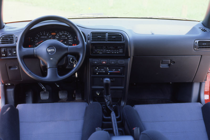 Nissan Sunny 2.0
