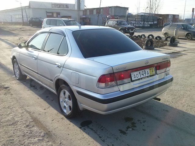 Nissan Sunny 2000