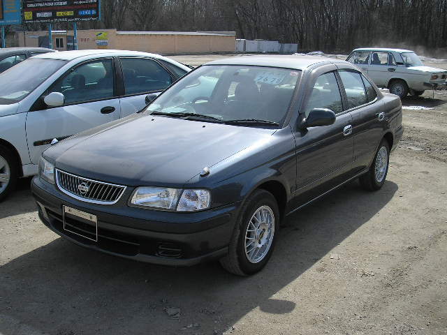 Nissan Sunny 2000