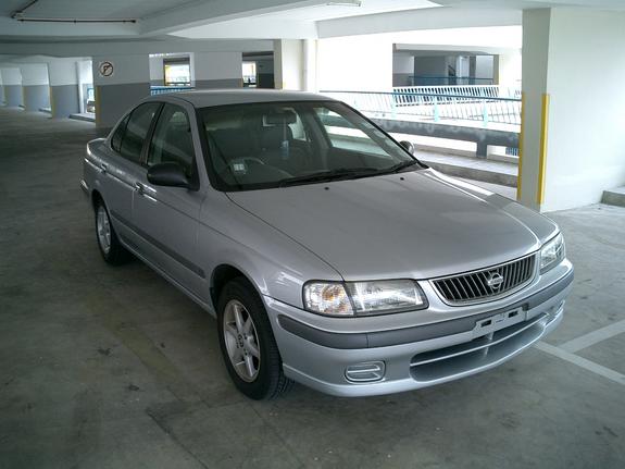 Nissan Sunny 2000
