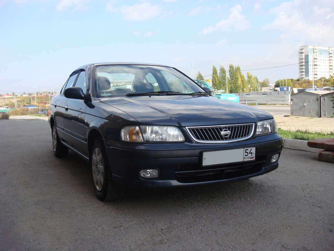 Nissan Sunny 2000