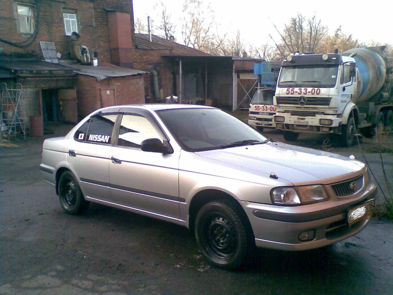 Nissan Sunny 2000