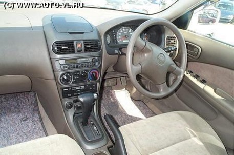 Nissan Sunny 2001