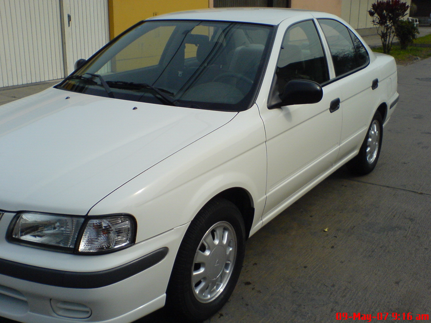 Nissan Sunny 2002
