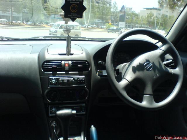 Nissan Sunny 2004