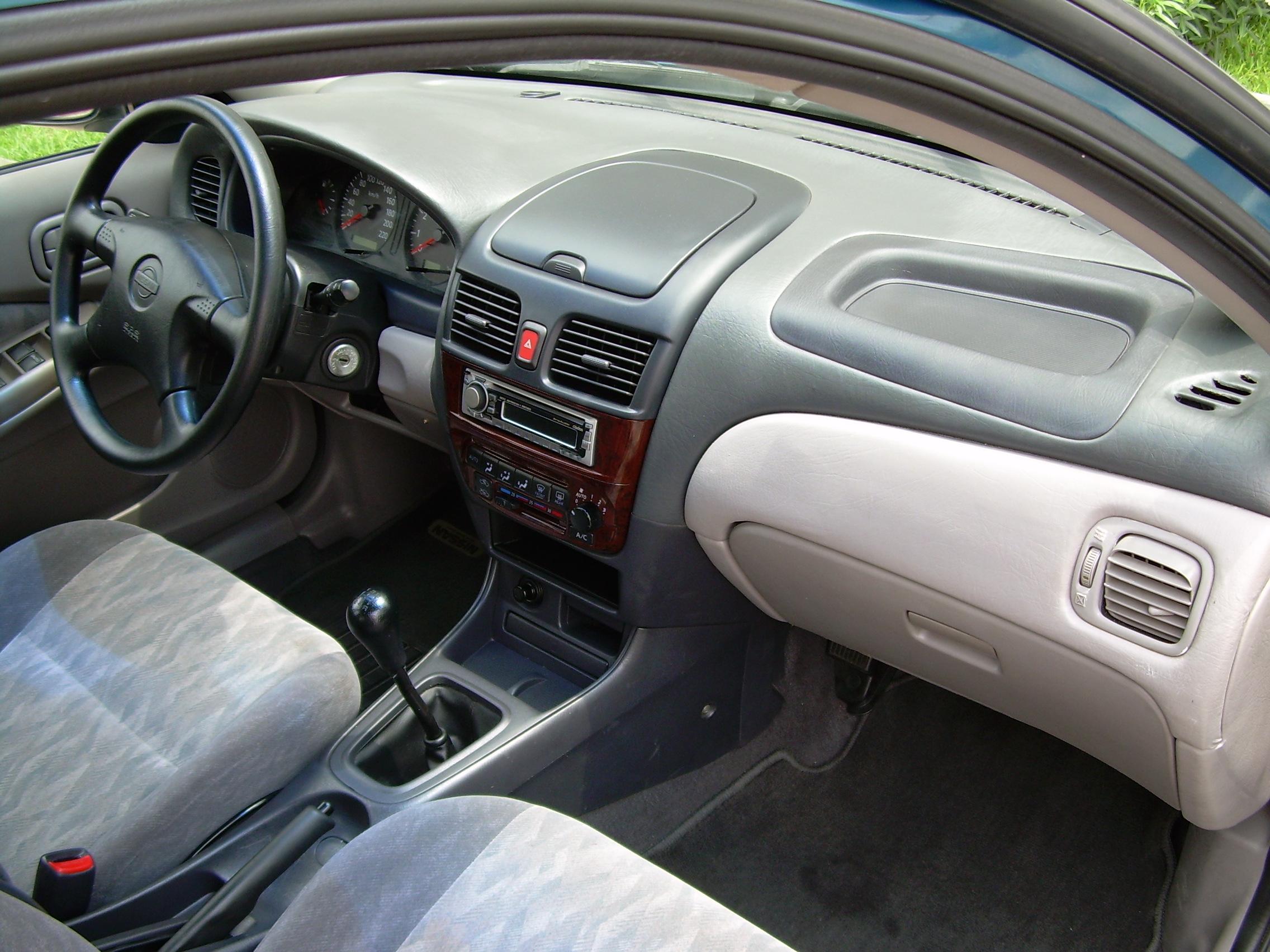Nissan Sunny 2004