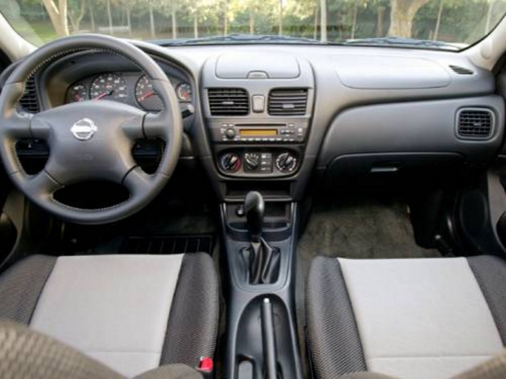 Nissan Sunny 2005