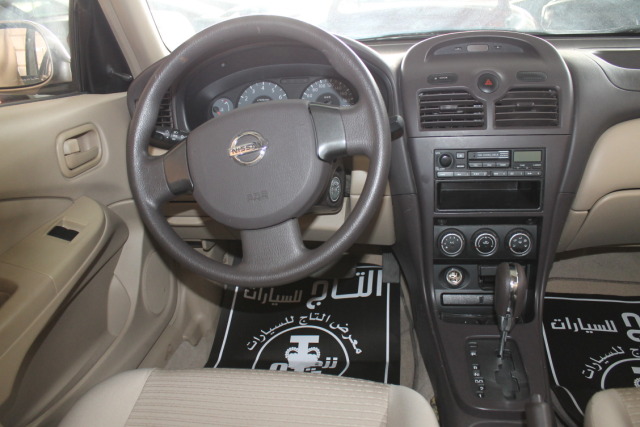 Nissan Sunny 2010