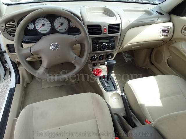 Nissan Sunny 2010