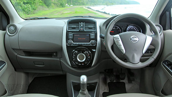Nissan Sunny 2014
