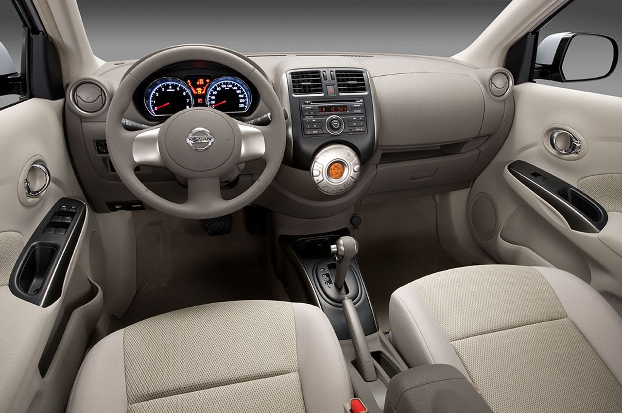 Nissan Sunny At