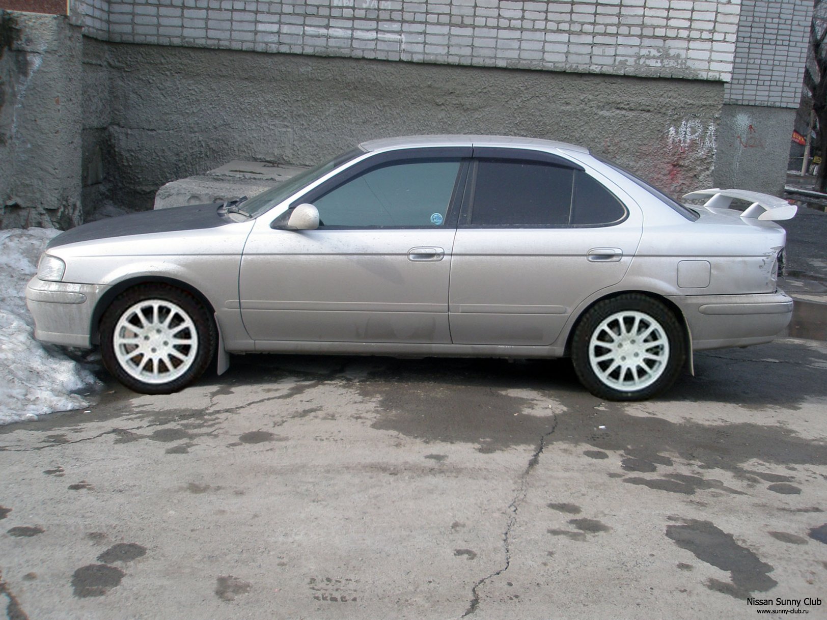 Nissan Sunny B15