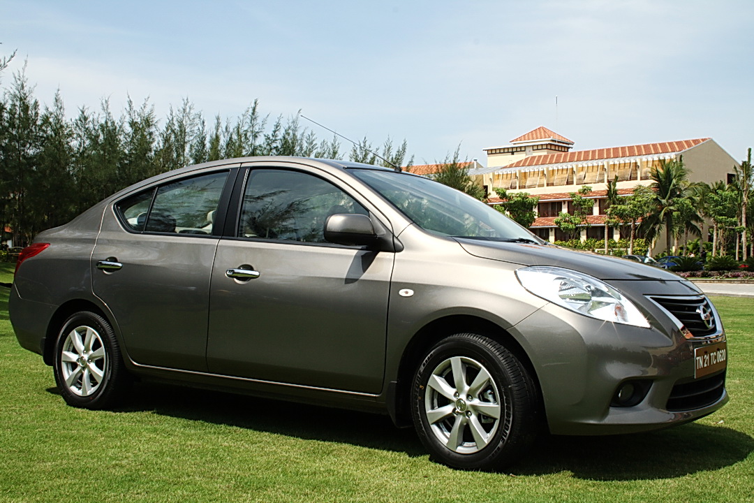 Nissan Sunny Car