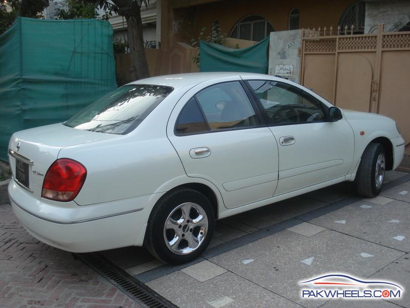 Nissan Sunny Ex Saloon