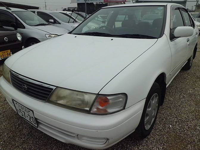 Nissan Sunny Fb14