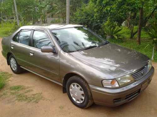 Nissan Sunny Fb14