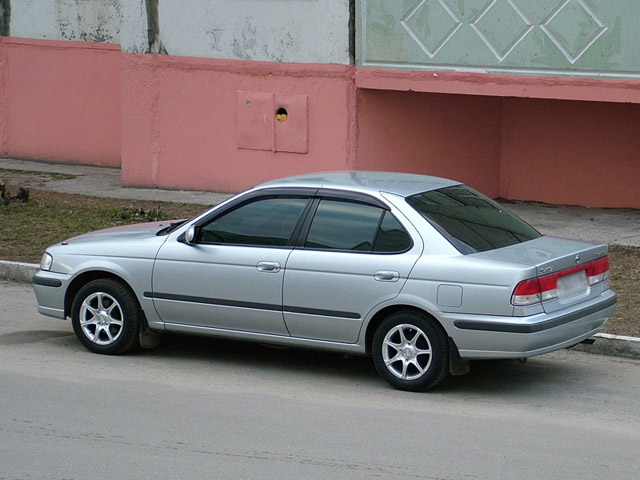 Nissan Sunny Fb15
