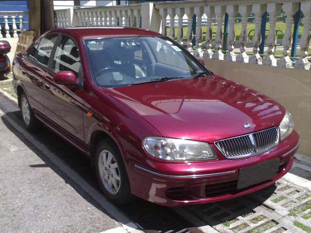 Nissan Sunny Saloon