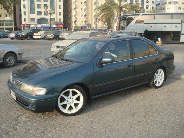 Nissan Sunny Saloon