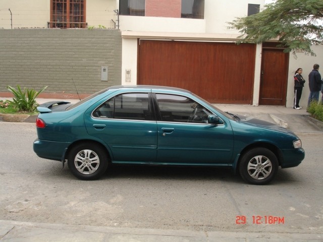 Nissan Sunny Saloon