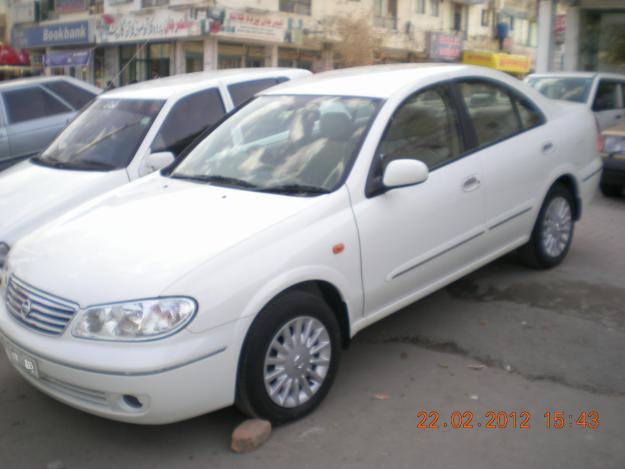Nissan Sunny Saloon