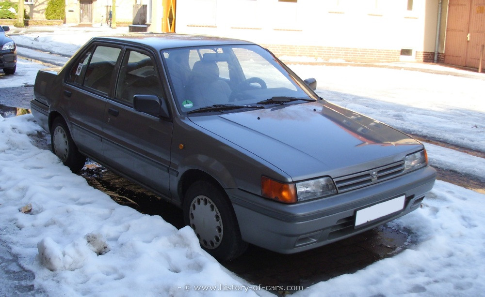 Nissan Sunny Sedan