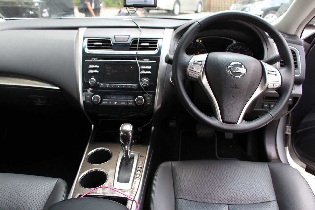 Nissan Teana 2.5