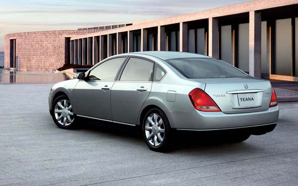 Nissan Teana 2004