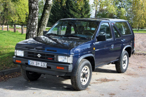 Nissan Terrano 1